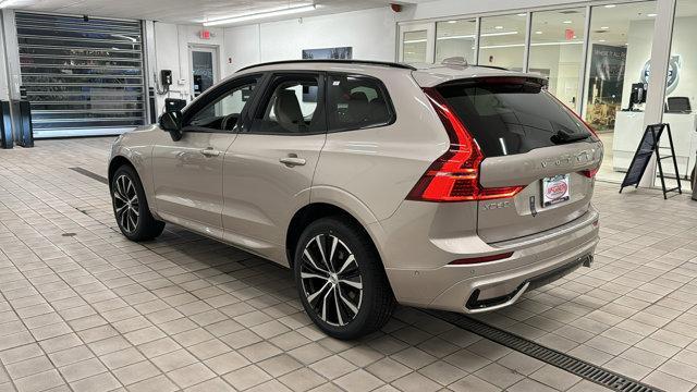 new 2025 Volvo XC60 car, priced at $55,335