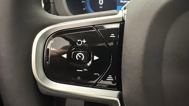 new 2025 Volvo XC60 car, priced at $60,660