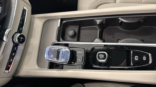 new 2025 Volvo XC60 car, priced at $60,660