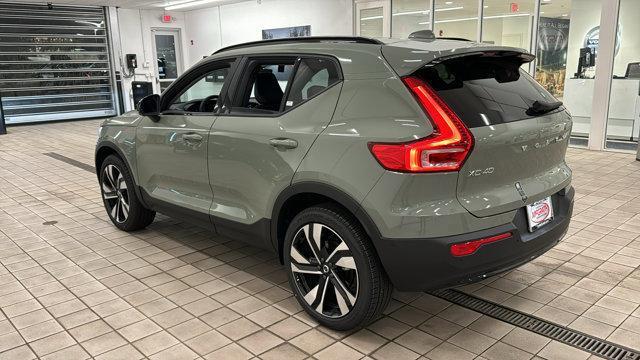 new 2024 Volvo XC40 car, priced at $47,058