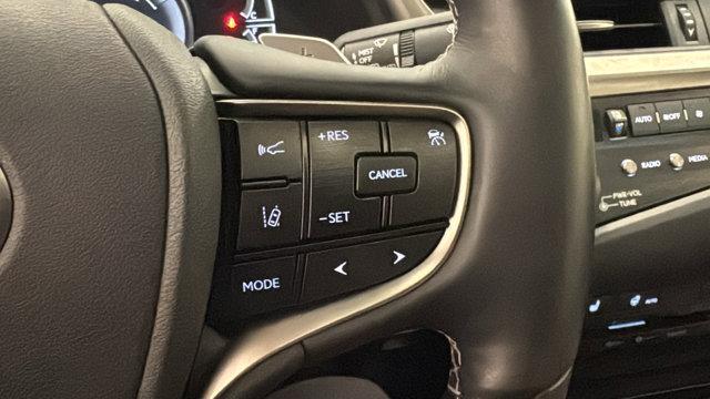 used 2019 Lexus ES 300h car, priced at $26,900