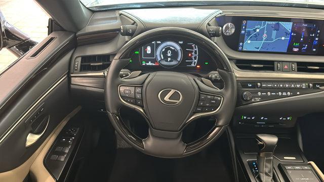 used 2019 Lexus ES 300h car, priced at $26,900