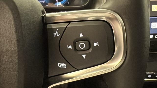 new 2025 Volvo XC40 car, priced at $45,315