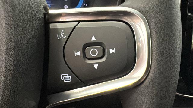 new 2025 Volvo XC40 car, priced at $49,240