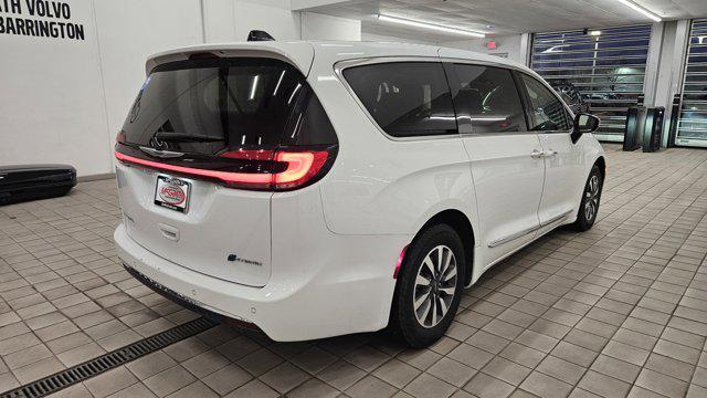 used 2023 Chrysler Pacifica Hybrid car, priced at $27,998