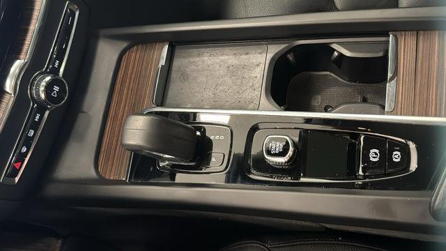 used 2022 Volvo XC60 car, priced at $36,998