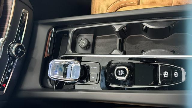 new 2025 Volvo XC60 car, priced at $61,050
