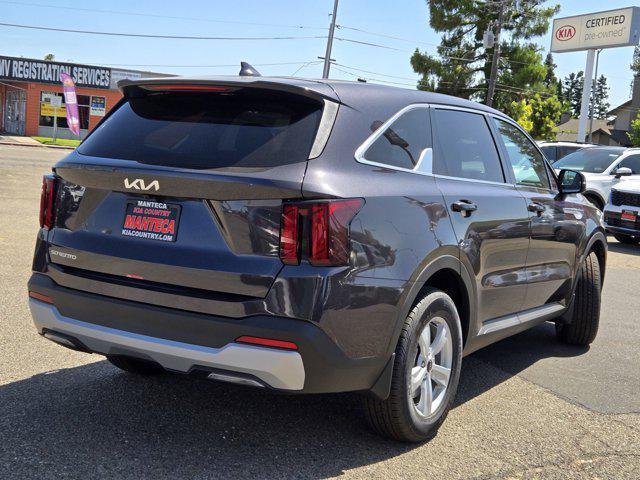 new 2025 Kia Sorento car, priced at $33,830
