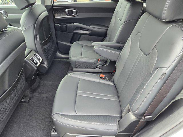 new 2025 Kia Sorento Hybrid car, priced at $44,165