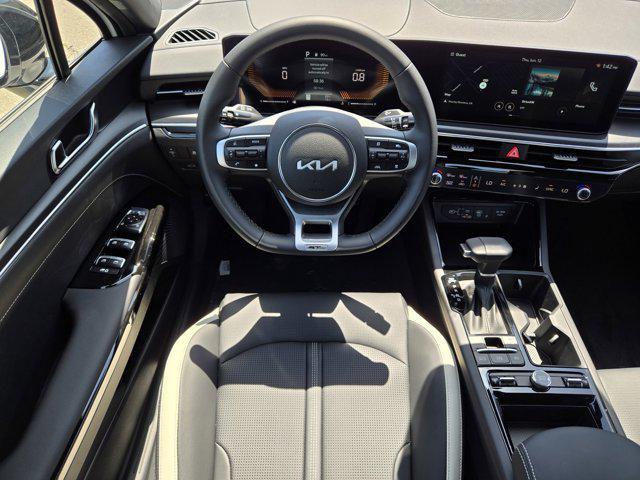 new 2025 Kia K5 car, priced at $30,100