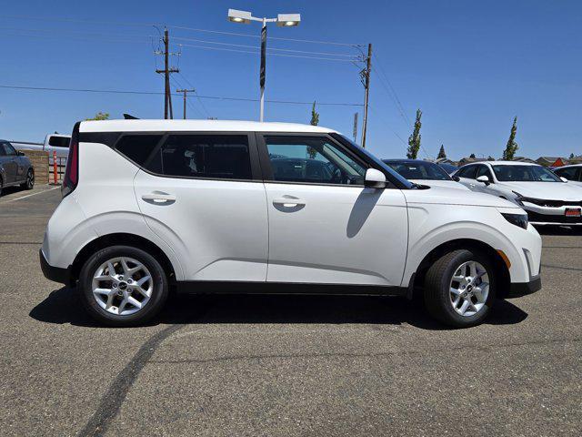 new 2025 Kia Soul car, priced at $22,960