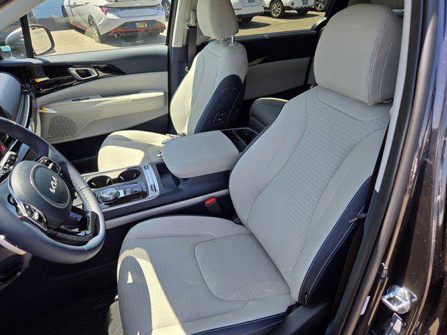 new 2026 Kia Carnival Hybrid car, priced at $55,240