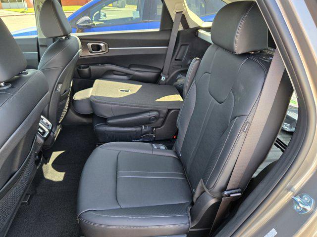 new 2025 Kia Sorento Hybrid car, priced at $41,820