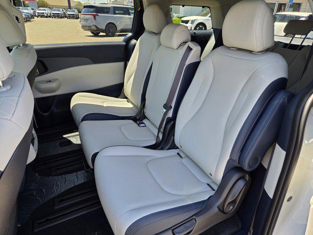 new 2026 Kia Carnival Hybrid car, priced at $45,385
