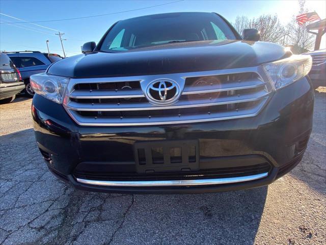 used 2012 Toyota Highlander car, priced at $13,999