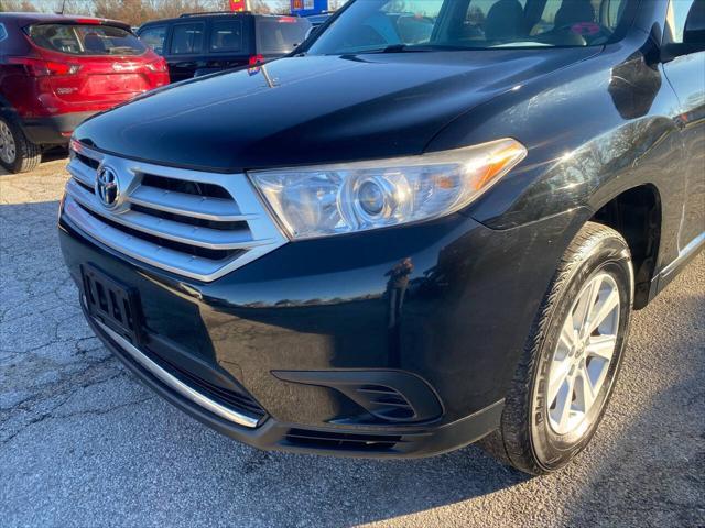 used 2012 Toyota Highlander car, priced at $13,999