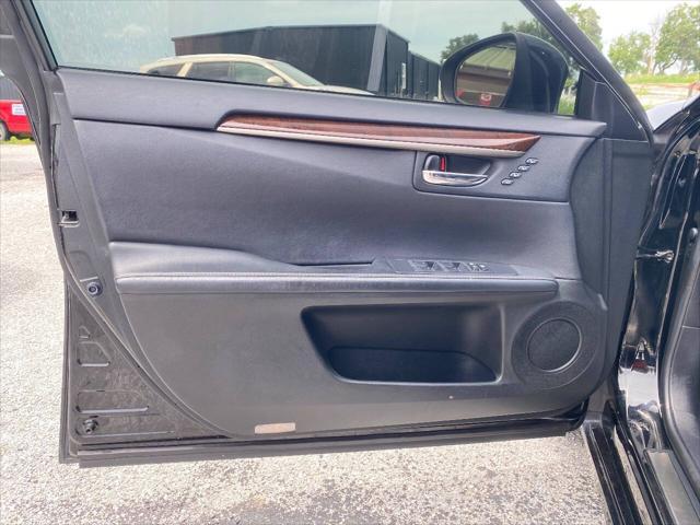 used 2013 Lexus ES 350 car, priced at $15,999