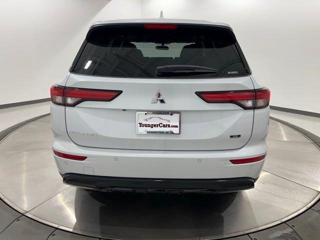 new 2024 Mitsubishi Outlander car, priced at $32,100