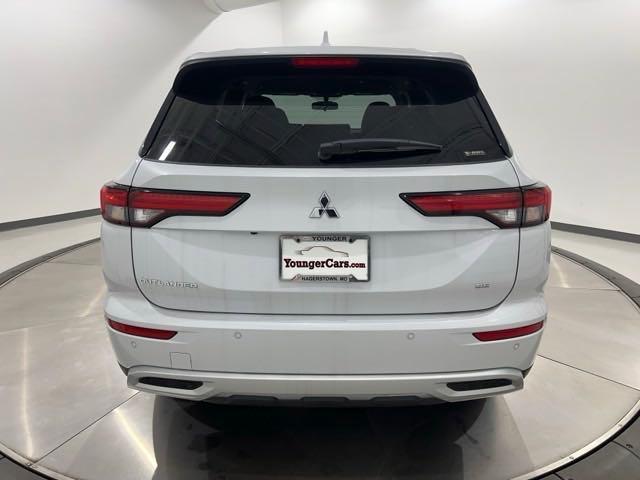 new 2024 Mitsubishi Outlander car, priced at $30,160