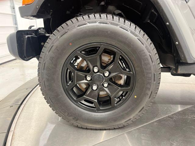 used 2021 Jeep Gladiator car, priced at $28,813