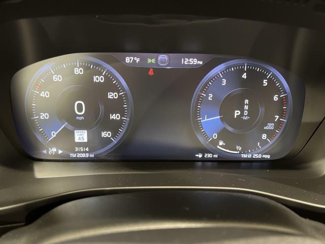 used 2022 Volvo XC40 car, priced at $35,277