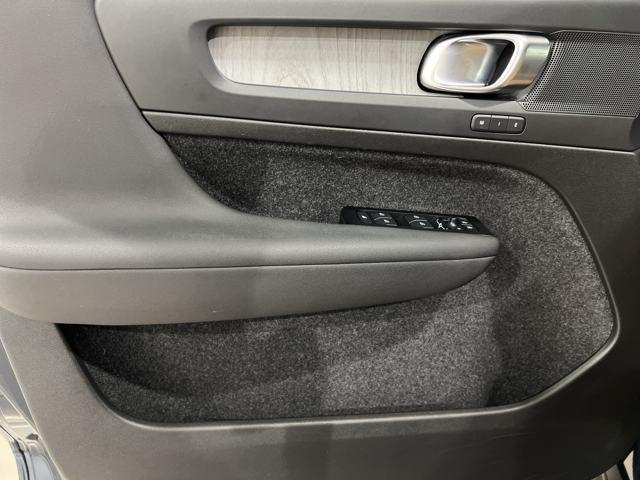 used 2022 Volvo XC40 car, priced at $35,277