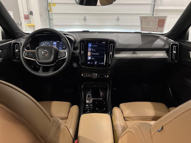 used 2022 Volvo XC40 car, priced at $35,277