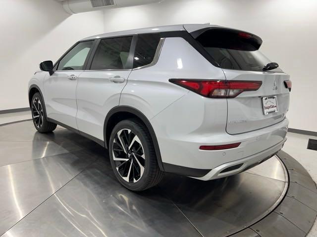 new 2024 Mitsubishi Outlander car, priced at $30,095