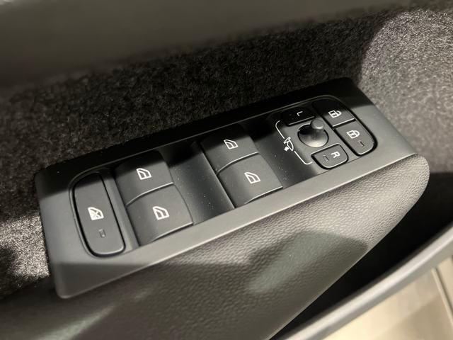used 2024 Volvo XC40 Recharge Pure Electric car, priced at $45,990