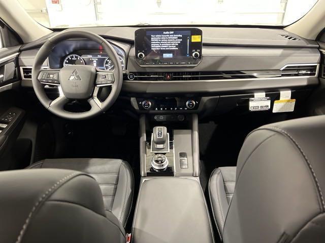 new 2024 Mitsubishi Outlander car, priced at $30,015