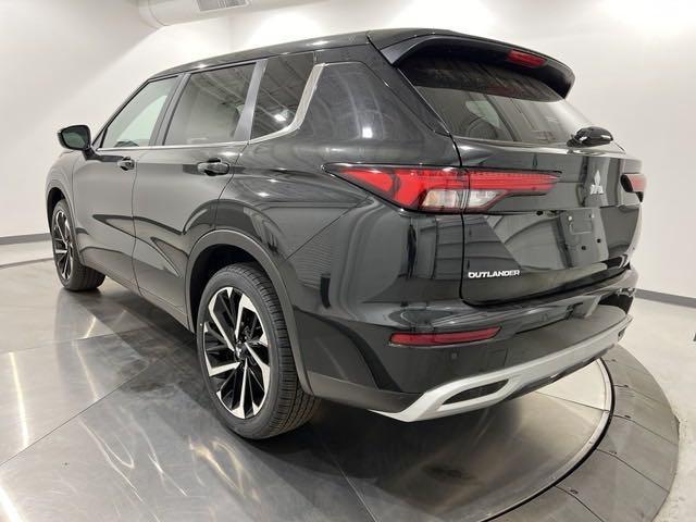 new 2024 Mitsubishi Outlander car, priced at $30,015