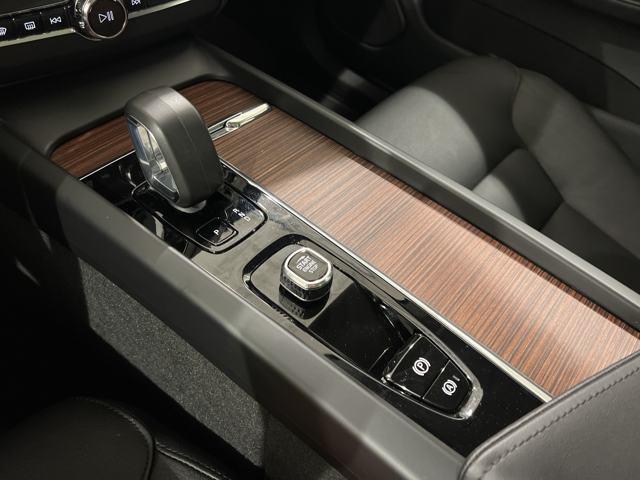 used 2023 Volvo XC60 car, priced at $41,392