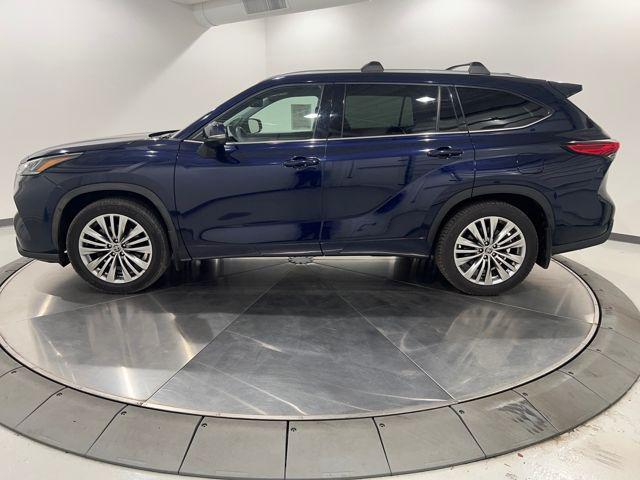used 2022 Toyota Highlander car, priced at $28,836