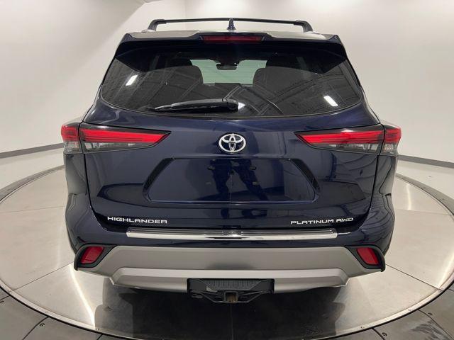 used 2022 Toyota Highlander car, priced at $28,836