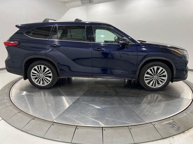 used 2022 Toyota Highlander car, priced at $28,836