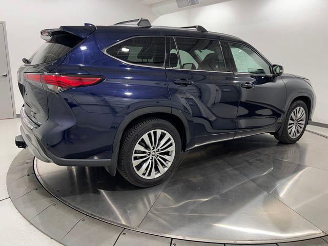 used 2022 Toyota Highlander car, priced at $28,836
