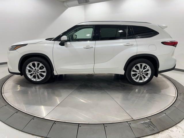 used 2021 Toyota Highlander car, priced at $36,125