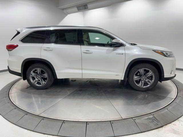 used 2018 Toyota Highlander Hybrid car, priced at $24,534