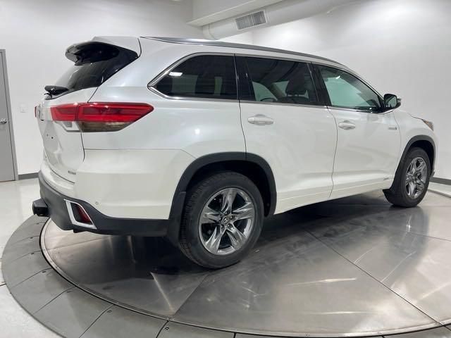 used 2018 Toyota Highlander Hybrid car, priced at $24,534