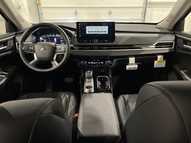 new 2025 Mitsubishi Outlander car, priced at $39,845