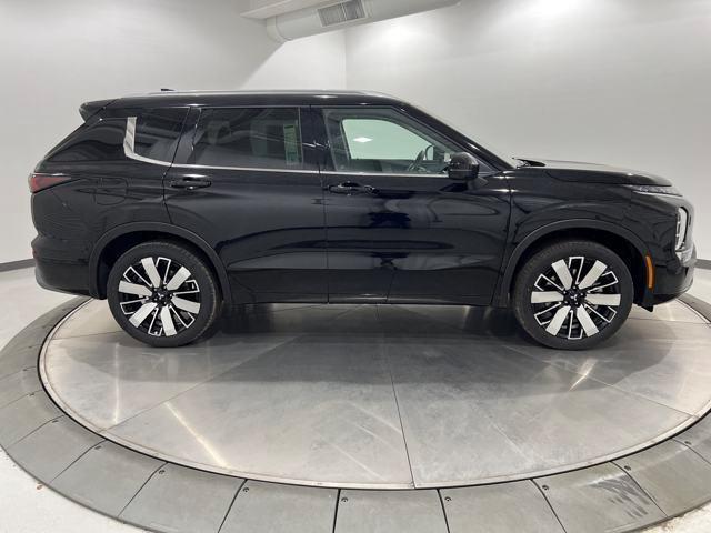 new 2025 Mitsubishi Outlander car, priced at $39,845