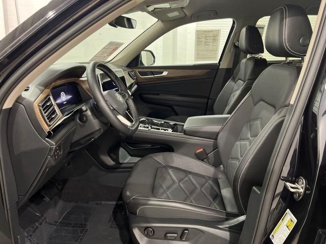 used 2024 Volkswagen Atlas car, priced at $33,359