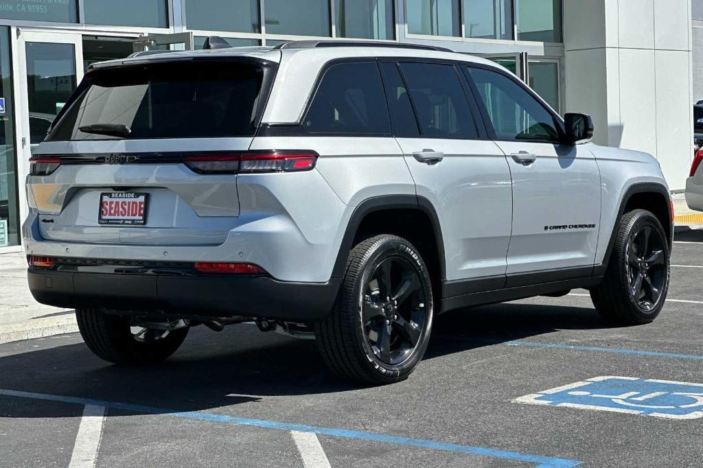 new 2024 Jeep Grand Cherokee car, priced at $43,655