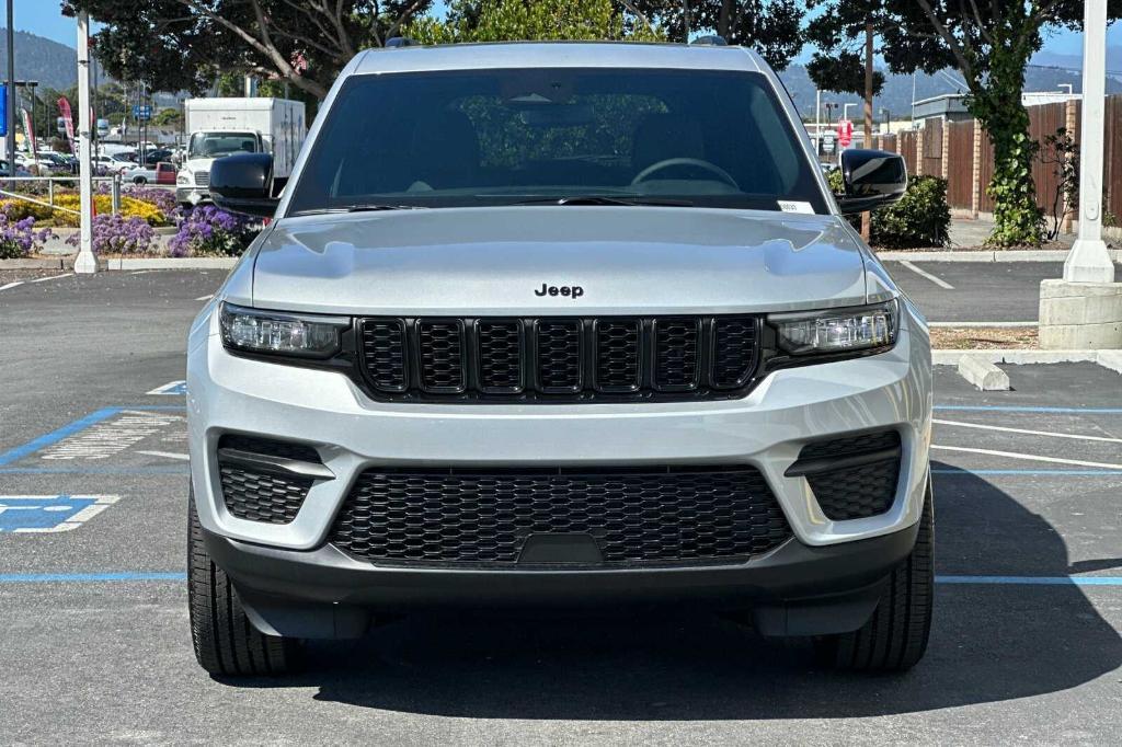 new 2024 Jeep Grand Cherokee car, priced at $43,655