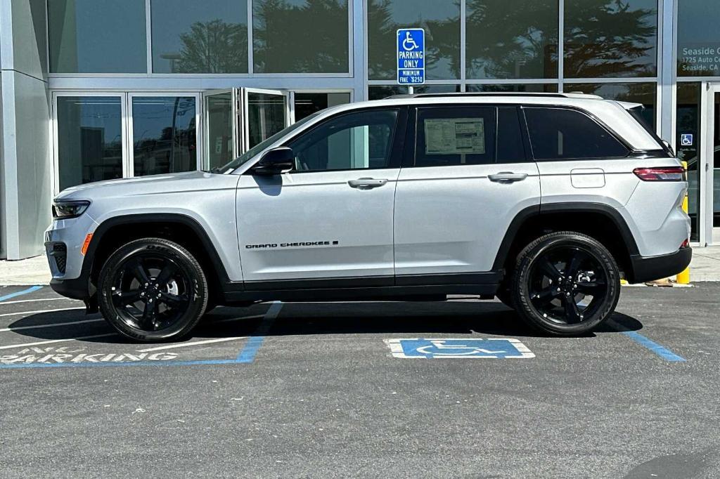 new 2024 Jeep Grand Cherokee car, priced at $43,655