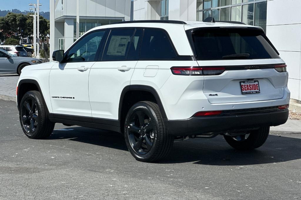 new 2024 Jeep Grand Cherokee car, priced at $41,702