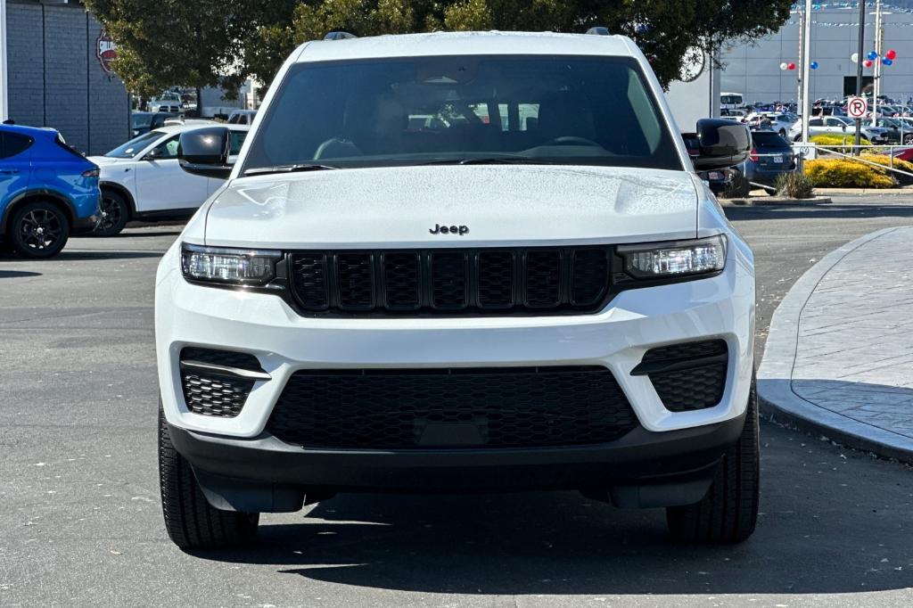 new 2024 Jeep Grand Cherokee car, priced at $41,702