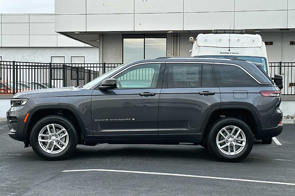 new 2024 Jeep Grand Cherokee car, priced at $38,019