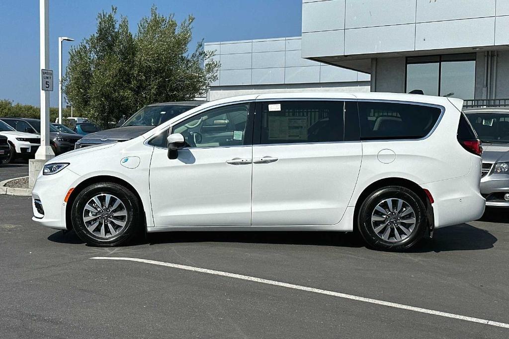 new 2023 Chrysler Pacifica Hybrid car, priced at $53,680