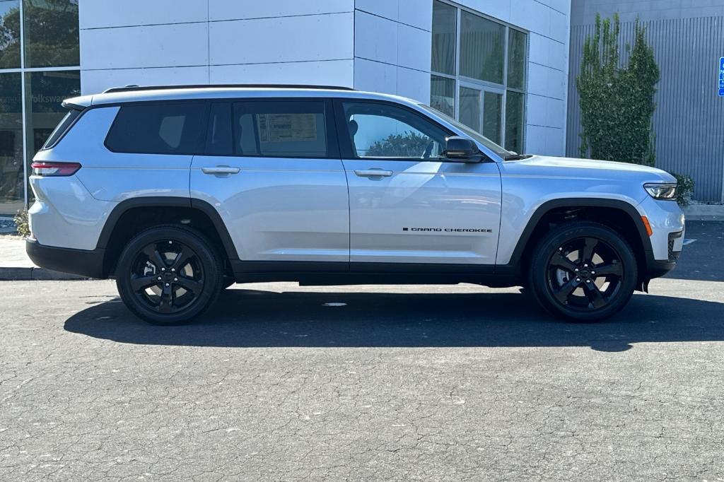 new 2024 Jeep Grand Cherokee L car, priced at $44,055